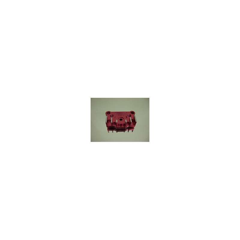 Placca laterale testa con foratura predisposta per attacco raccordi radiatore olio. Ricavata dal pie...