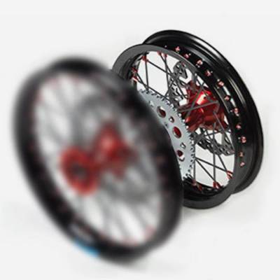 Cerchio posteriore ALLUMINIO completo 1,85 12”, con disco 200mm, mozzo CNC ROSSO, cerchio nero, raggi neri
